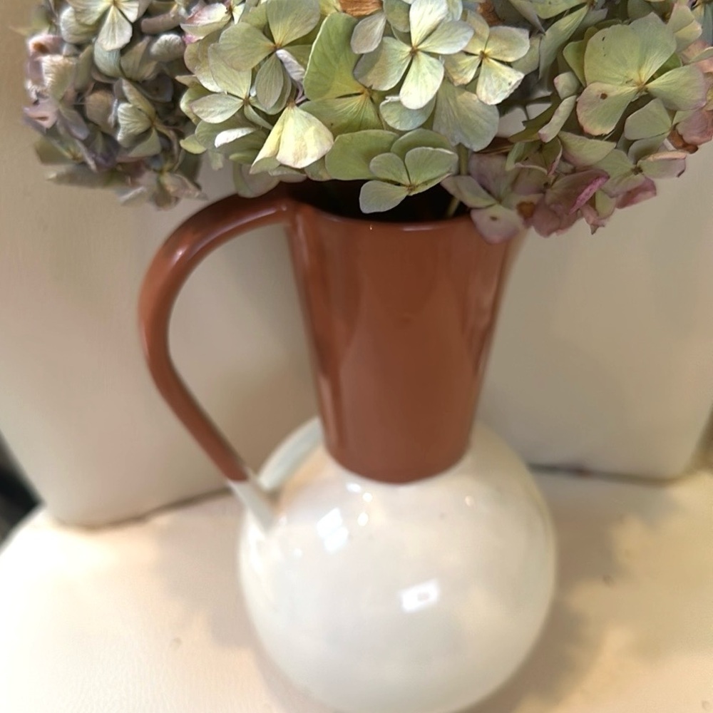 Anthro Amaya Pitcher / Vase NWT Portuguese Pottery -Beautifully Glazed Neutral